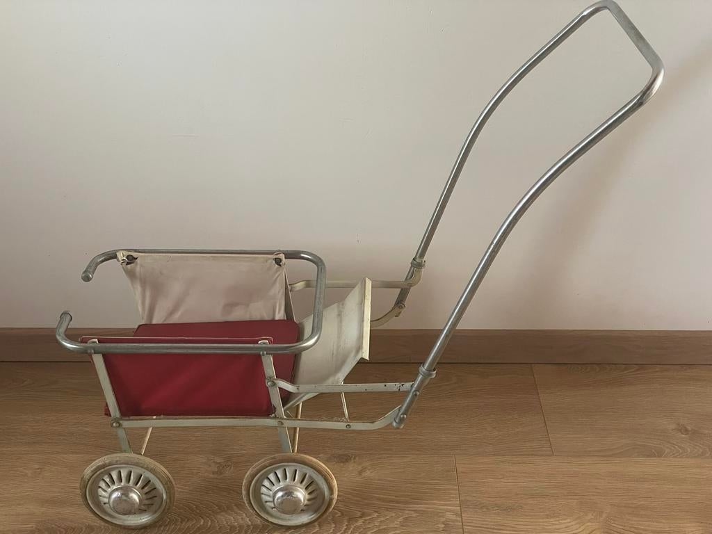 Leuk vintage poppenwagentje., Ophalen of Verzenden