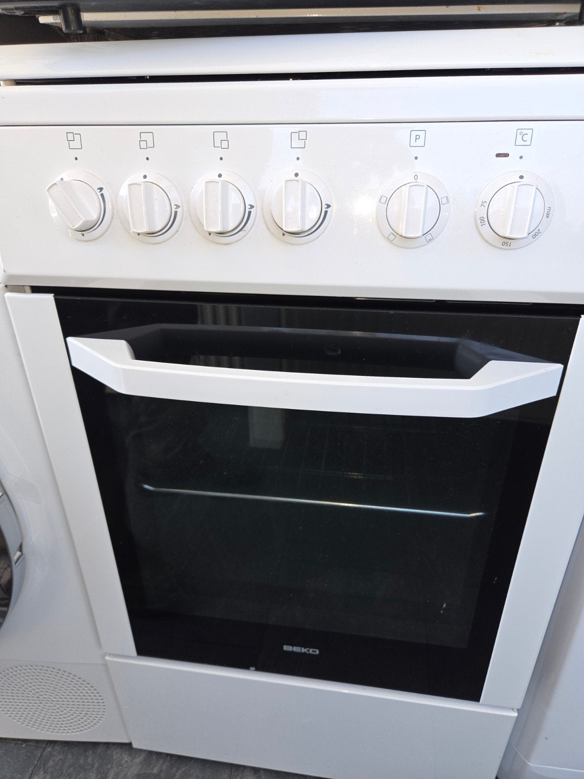 Beko Vrijstaand Gasfornuis met Oven - Wit, Witgoed en Apparatuur, Fornuizen, Ophalen, Gebruikt, 4 kookzones, Gas