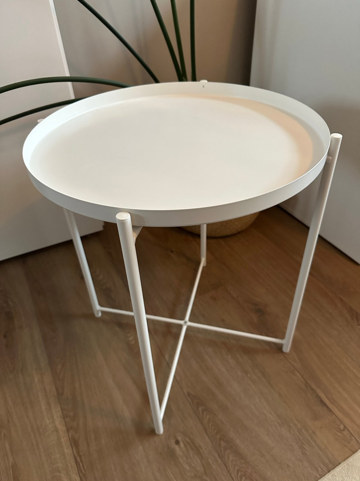 Witte ronde dienbladtafel, Minder dan 55 cm, Metaal of Aluminium, Rond, Zo goed als nieuw