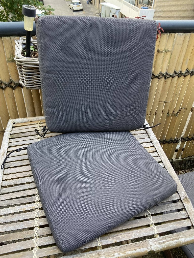 Set van 4 donkergrijze tuinkussens, Ophalen, Gebruikt