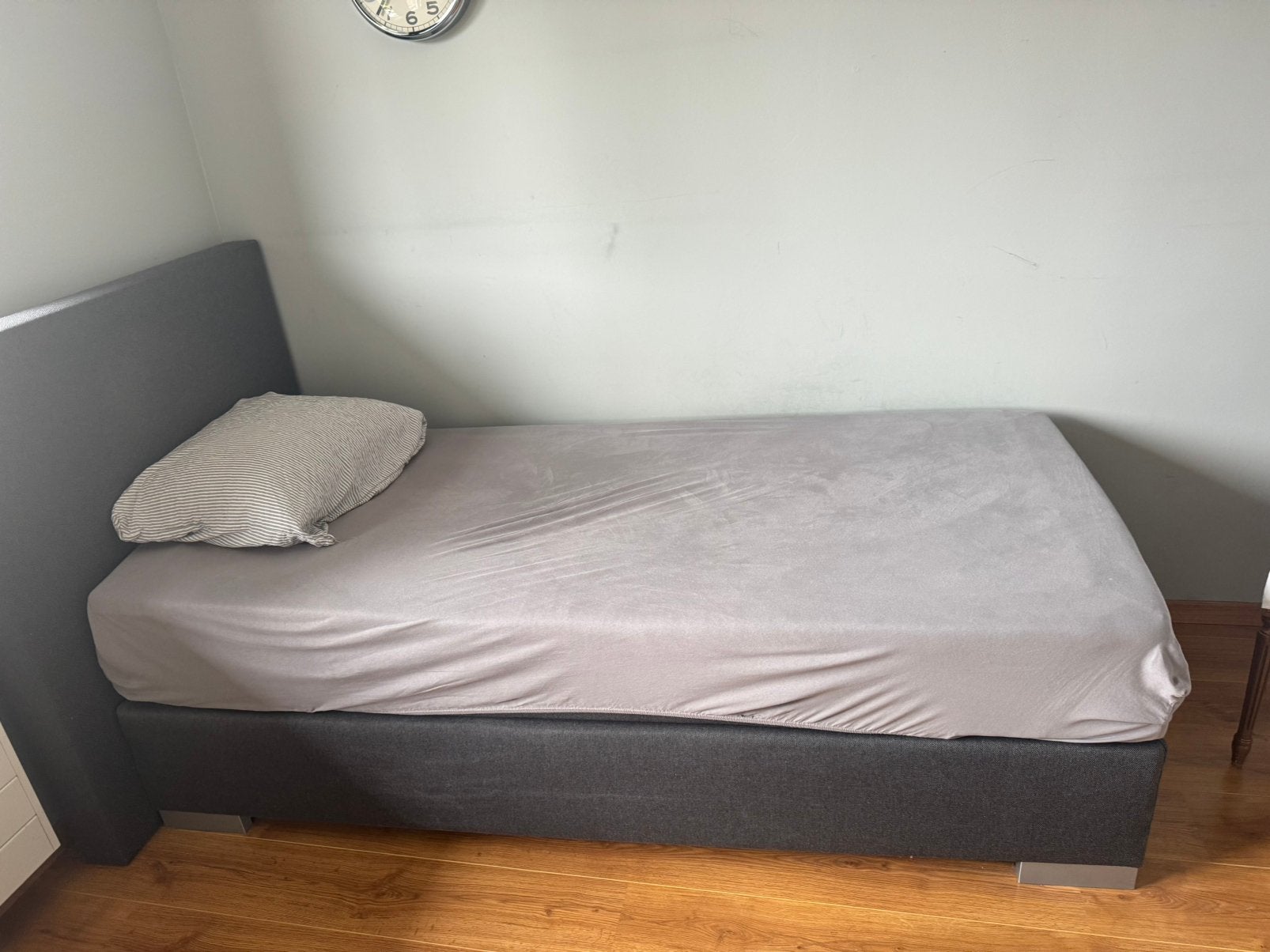 Boxspring 1-persoons antraciet in zeer goede staat, Huis en Inrichting, Ophalen, 90 cm, Eenpersoons, Zo goed als nieuw