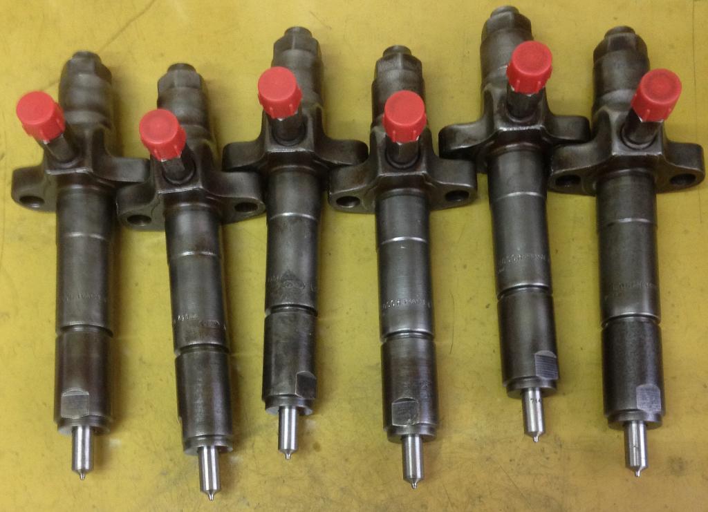Te koop: DAF 825/1160 verstuivers (95), Ophalen, Zo goed als nieuw, Motor en Techniek