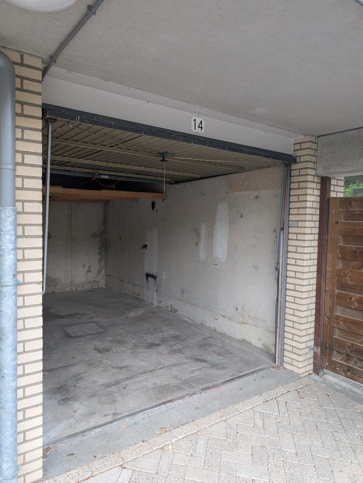 Te huur: Dubbel beveiligde ruime garagebox in Hillegersberg, Auto diversen, Autostallingen en Garages