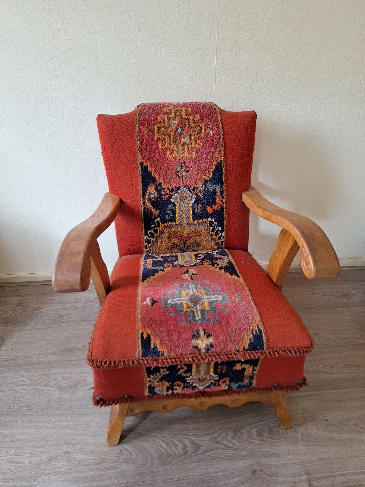 Vintage fauteuil/ rookstoel met uniek perzisch tapijtpatroon, Ophalen
