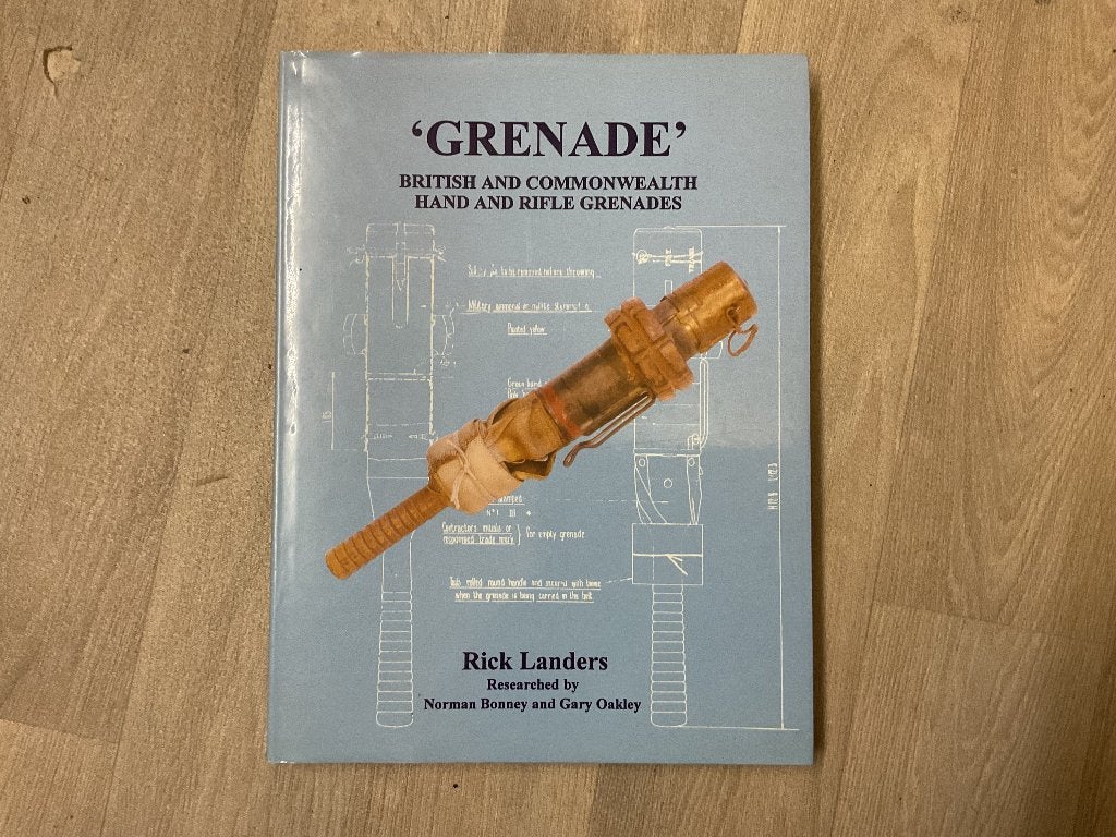 Verschillende boeken over wo1 en wo2 Engelse handgranaten, Ophalen of Verzenden, Landmacht, Engeland, Hulzen of Bodemvondsten