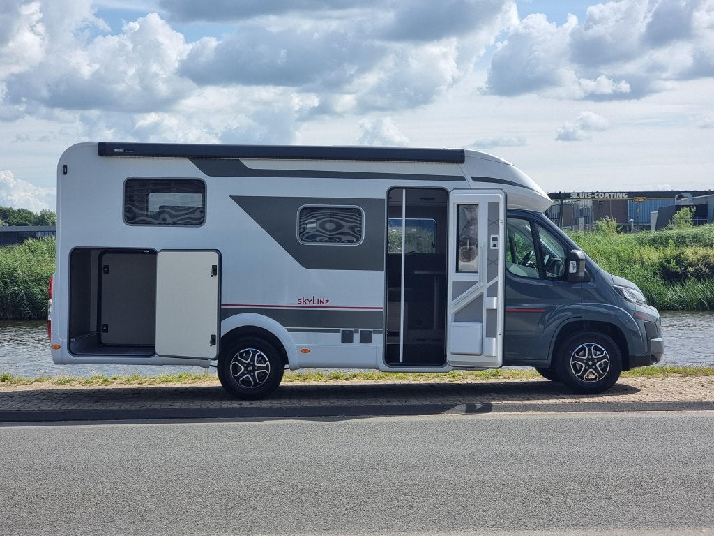 Bürstner Lyseo Time T Skyline 690 G, Caravans en Kamperen, Campers, Automaat, Ringverwarming, Fiat, Tot en met 2