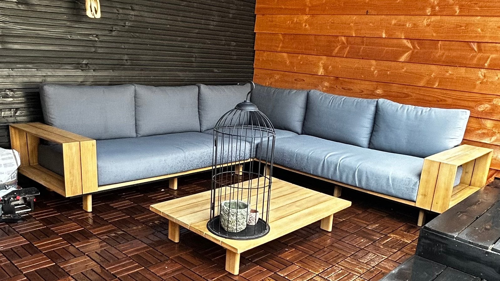 Loungebank + salontafel incl kussens, Ophalen, Zo goed als nieuw, Bank