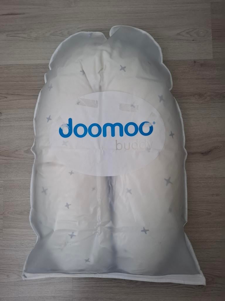 Doomoo Buddy voedingskussen - Zo goed als nieuw, Ophalen, Zo goed als nieuw