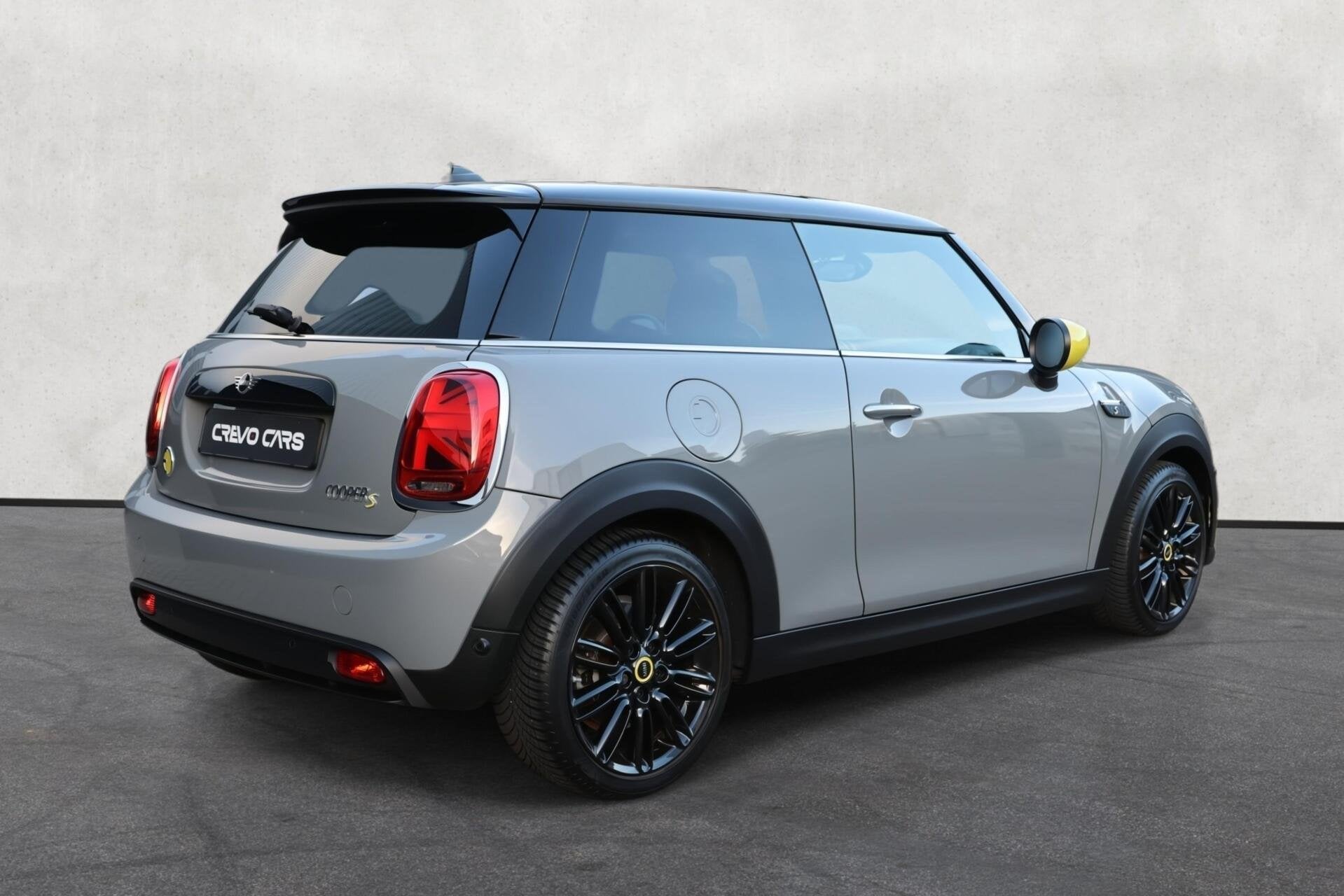 Mini Electric Classic 33 kWh | PANO | PDC | SOH 95.1% |, Auto's, Dealer onderhouden, Gebruikt, 33 kWh, 4 stoelen