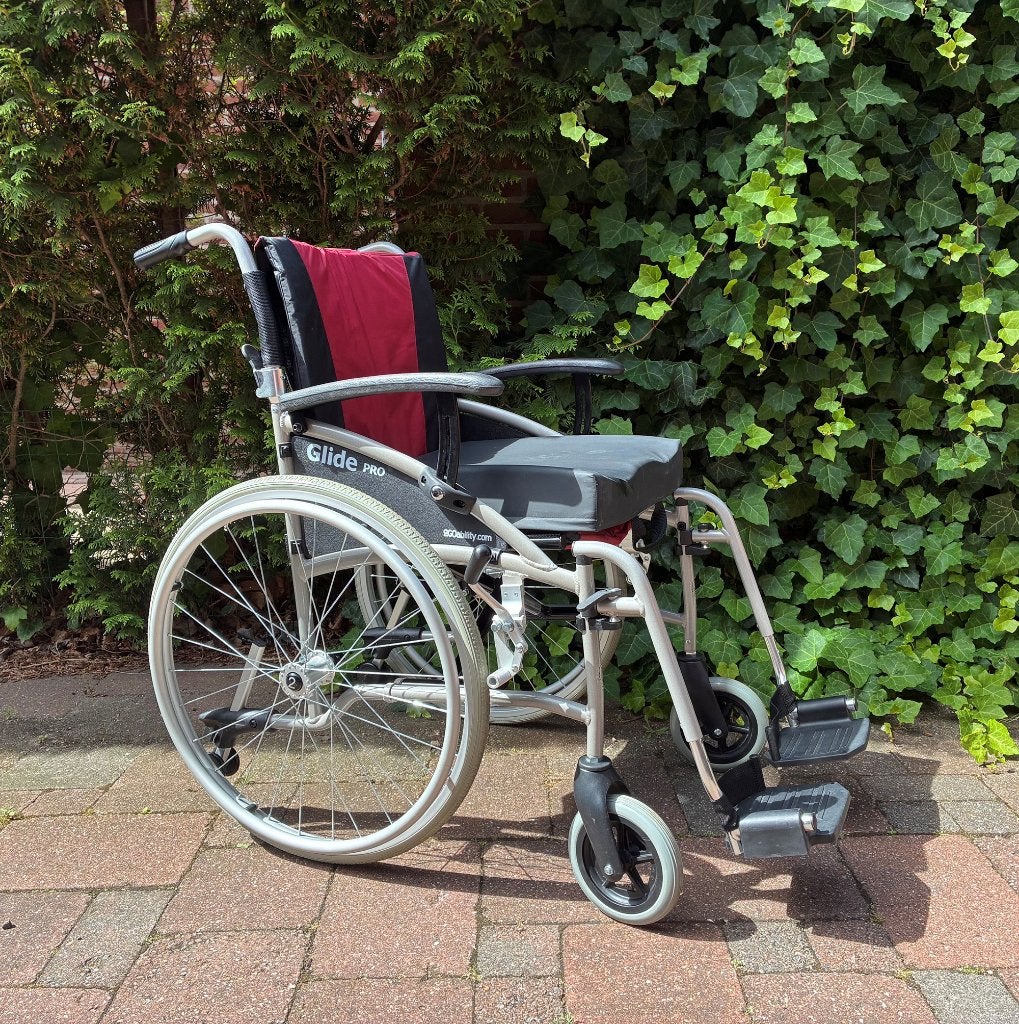 Excel mobility Glide pro rolstoel - zo goed als nieuw, Diversen, Rolstoelen, Ophalen, Inklapbaar, Zo goed als nieuw, Duwrolstoel