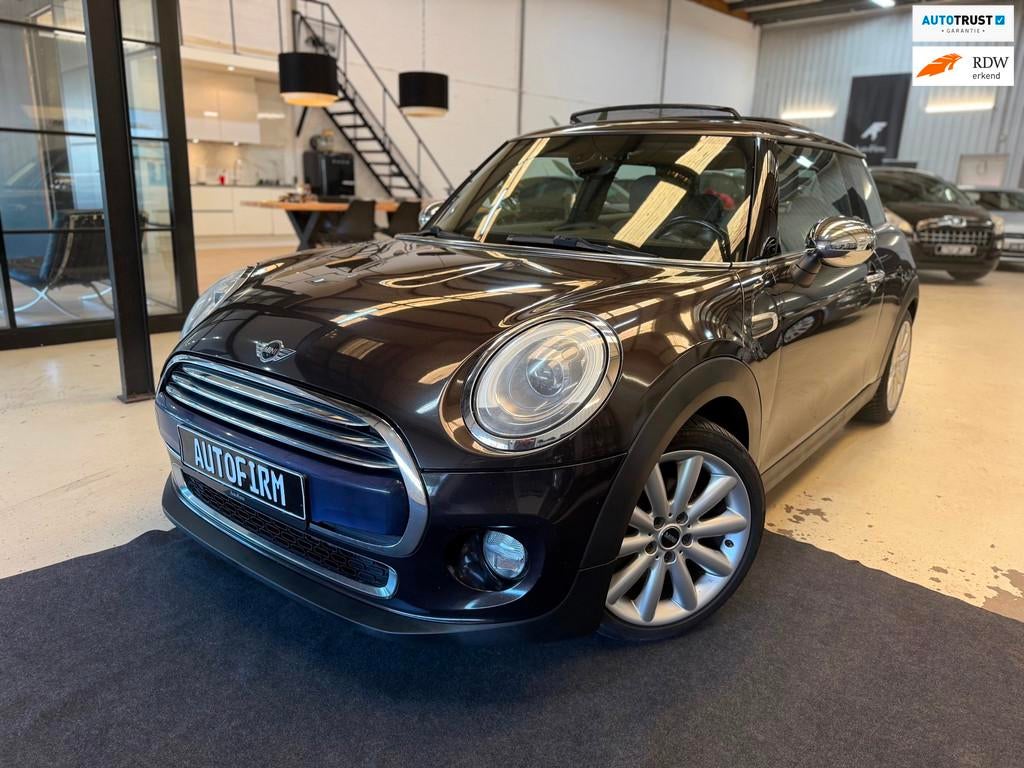Mini Mini 1.5 Cooper Business Automaat Garantie mogelijk Pan, Auto's, Mini, 136 pk, Gebruikt, Bruin, 4 stoelen