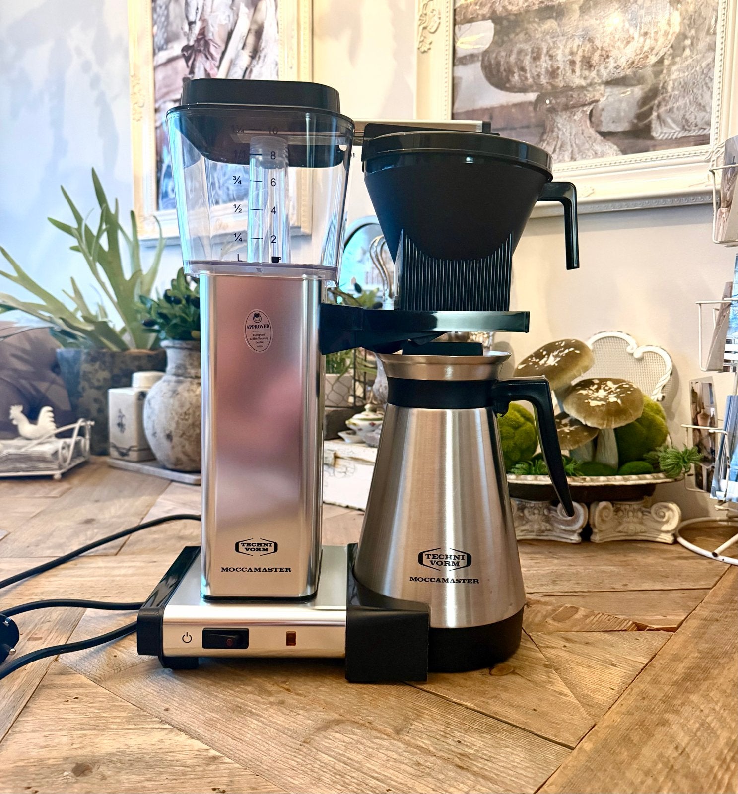 Technivorm Moccamaster KBGT - Filterkoffiezetapparaat!(ZGAN), 10 kopjes of meer, Koffiemachine, Gemalen koffie, Ophalen of Verzenden
