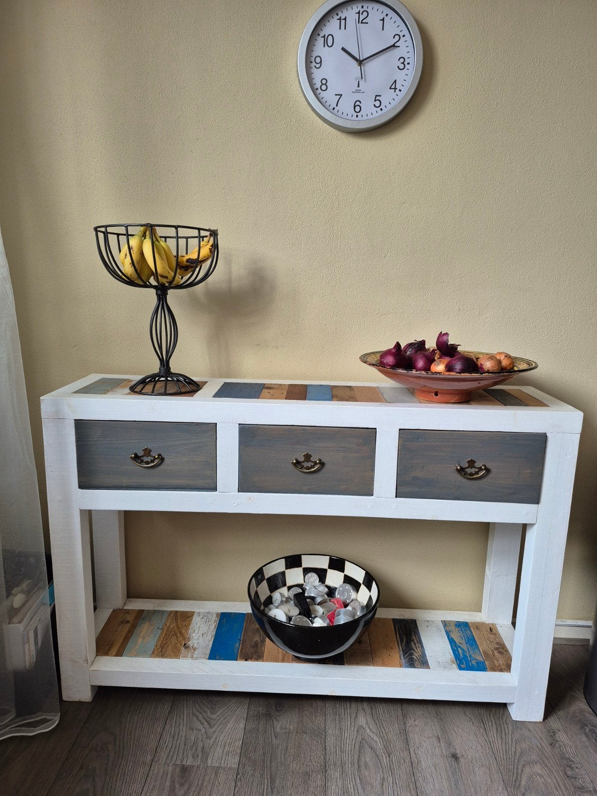 Unieke handgemaakte sidetable van gerecycled hout, Ophalen, 100 tot 150 cm, Rustiek, Gerecycled, Bohemian, Minder dan 50 cm