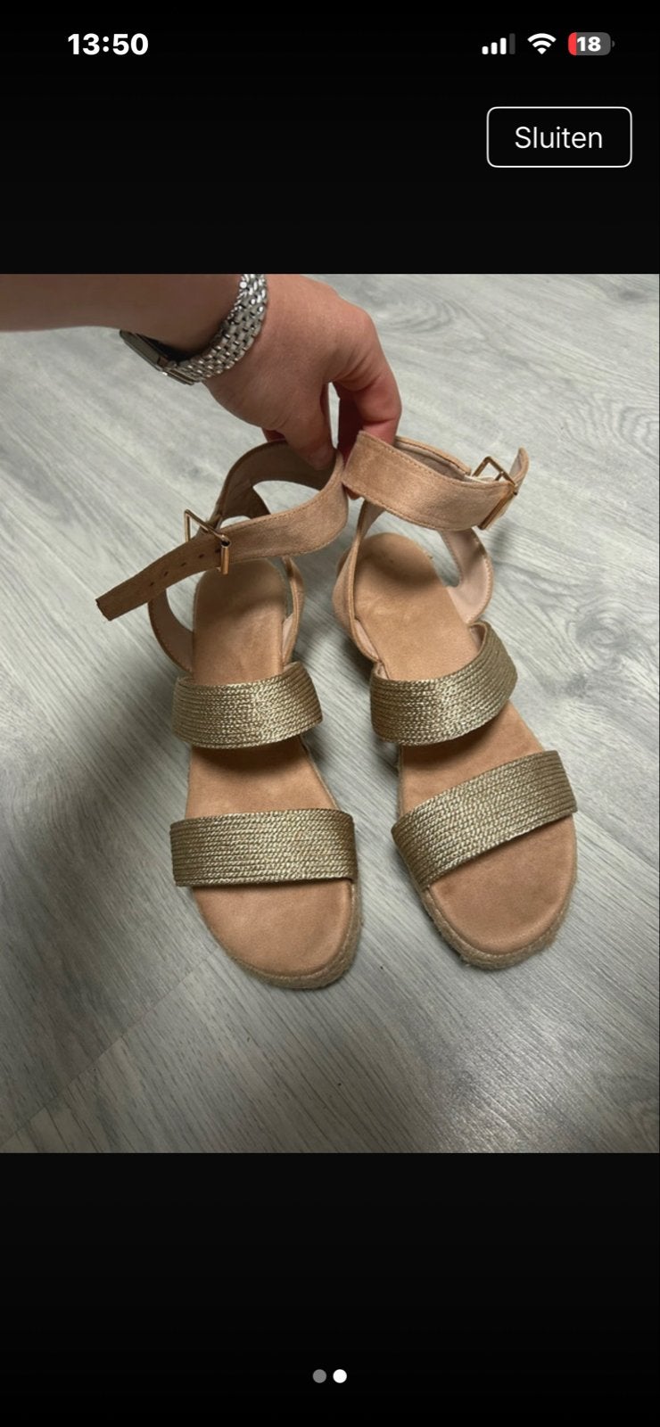 Mooie sandalen met sleehak, Ophalen of Verzenden, Gedragen, Beige, Sandalen of Muiltjes