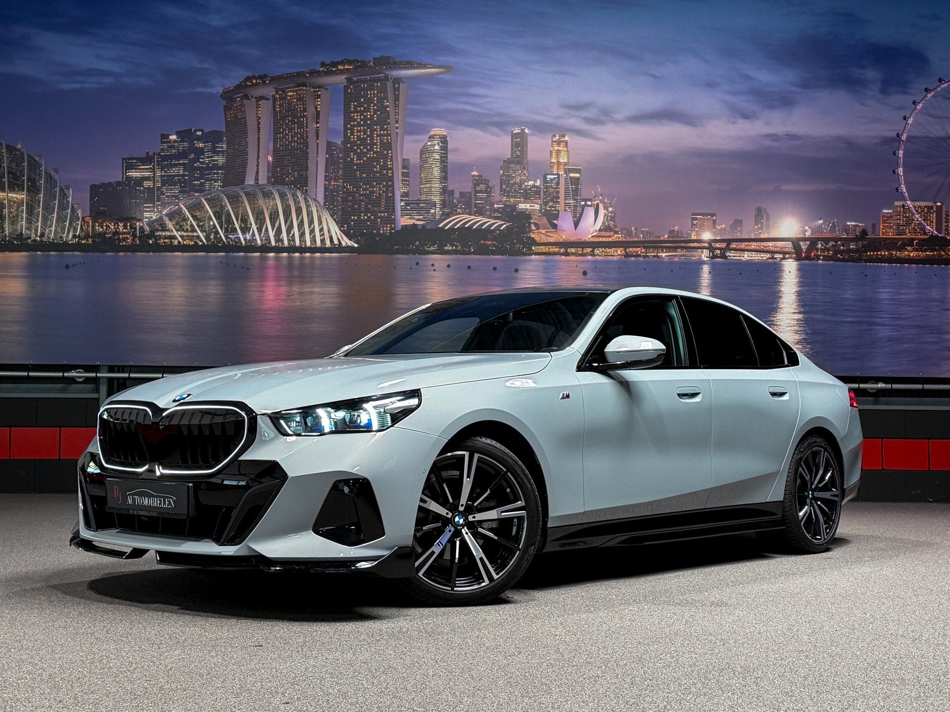 BMW 5 Serie 520i M-Performance|Panorama|360|HeadUp|NL NAP|BT