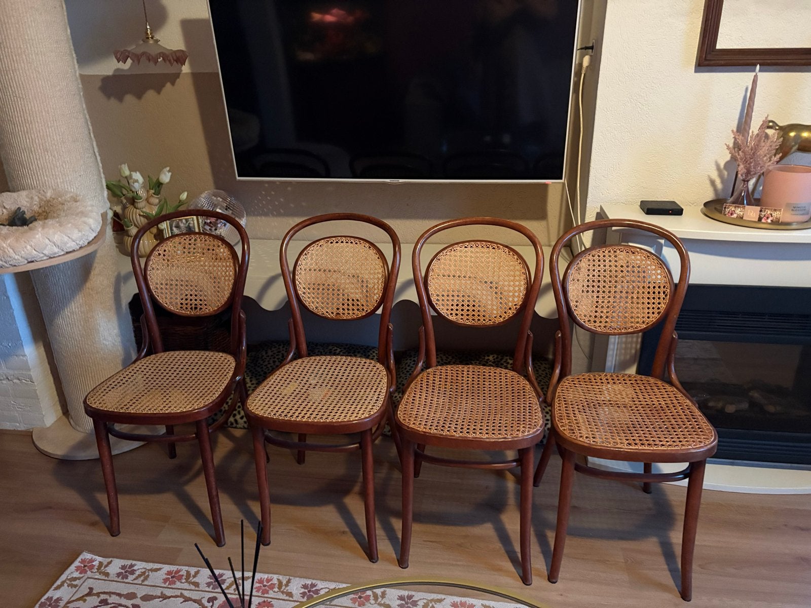 Set van 4 Thonet stoelen met rotan zitting, Ophalen