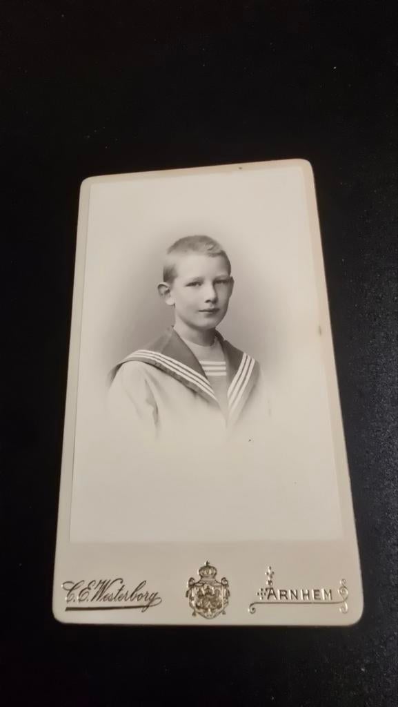 Antieke foto jongen in matrozenpak, C.E. Westerborg Arnhem, Ophalen of Verzenden