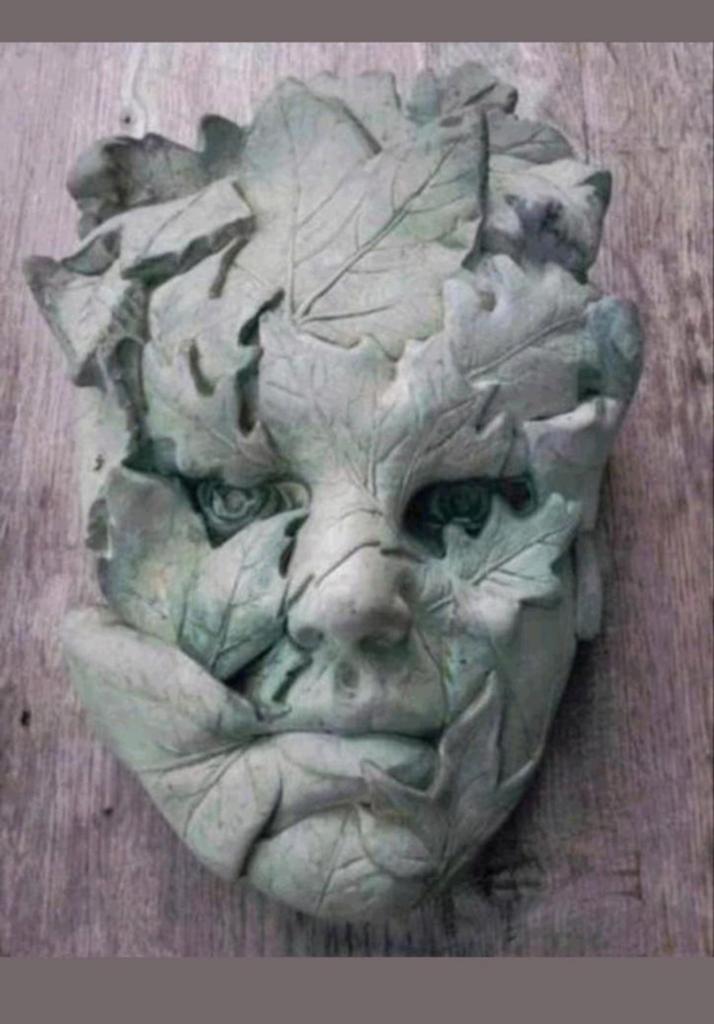 Tuinbeeld 'Green Man' van beton - Mintgroen/Geoxideerd Koper, Tuin en Terras, Tuinbeelden, Ophalen of Verzenden, Zo goed als nieuw