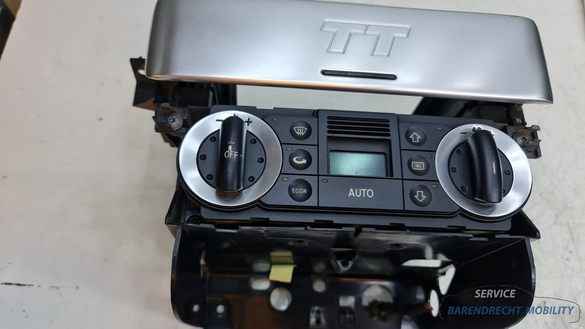 Audi TT 8N climate control bedieningspaneel 8N0863243C origi, Auto-onderdelen, Dashboard en Schakelaars, Gebruikt, AUDI AG, Auto-Union-Strasse 1
85045  Ingolstadt, DE