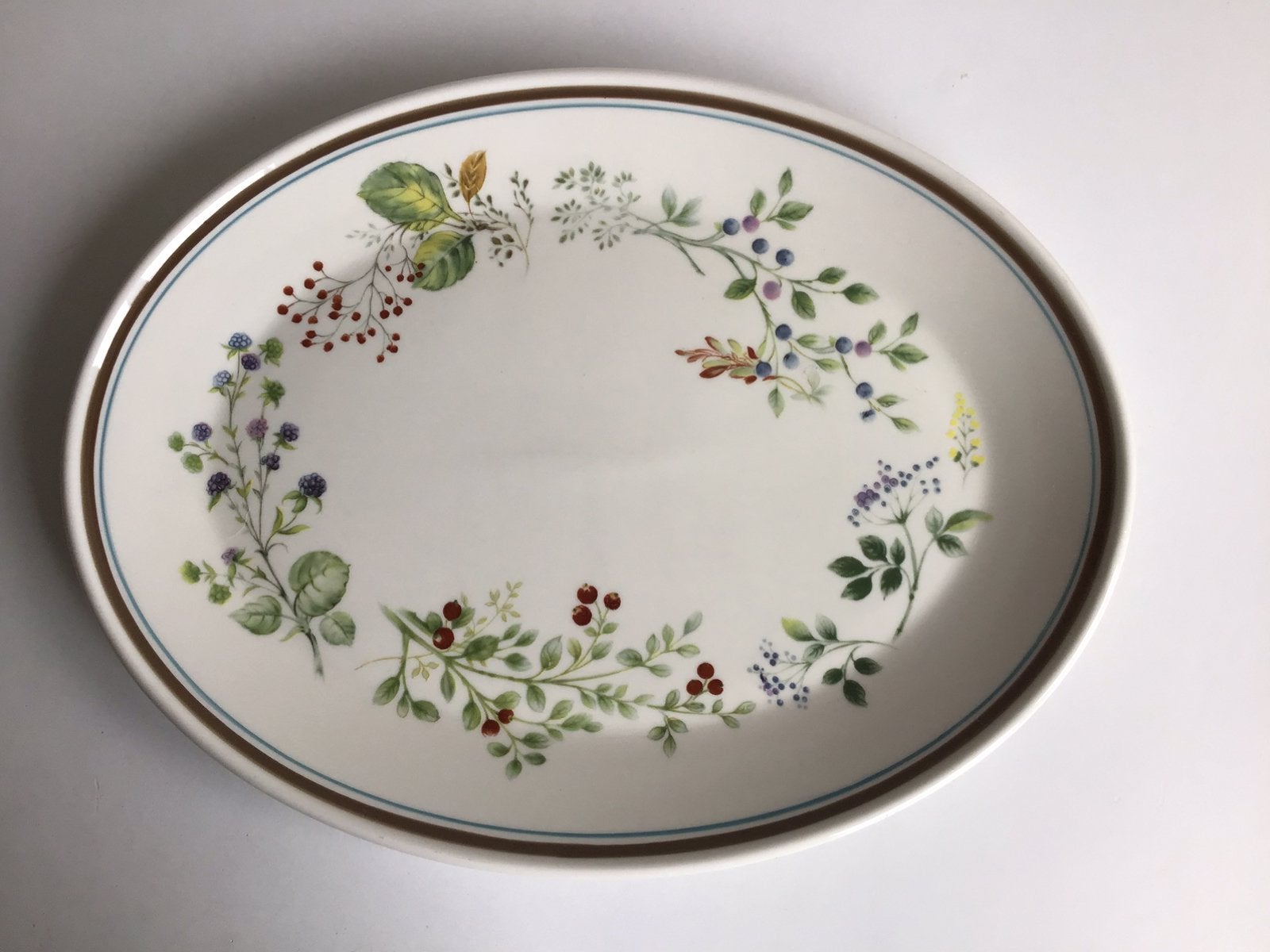 Schaal Royal Albert Bitter Sweet Country Garden, Huis en Inrichting, Keuken | Servies, Zo goed als nieuw, Schaal of Schalen, Landelijk/Boerenbont