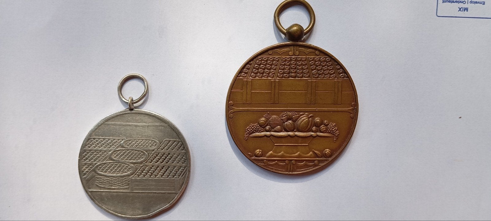 2 oude onderscheidingsmedailles van corso? 1 zilver 1 brons, Ophalen of Verzenden