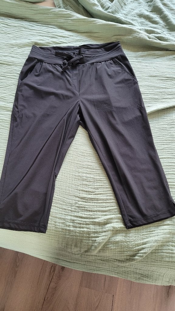 Driekwart zwarte broek mt.36, Zwart, Ophalen of Verzenden, Driekwart, Norah