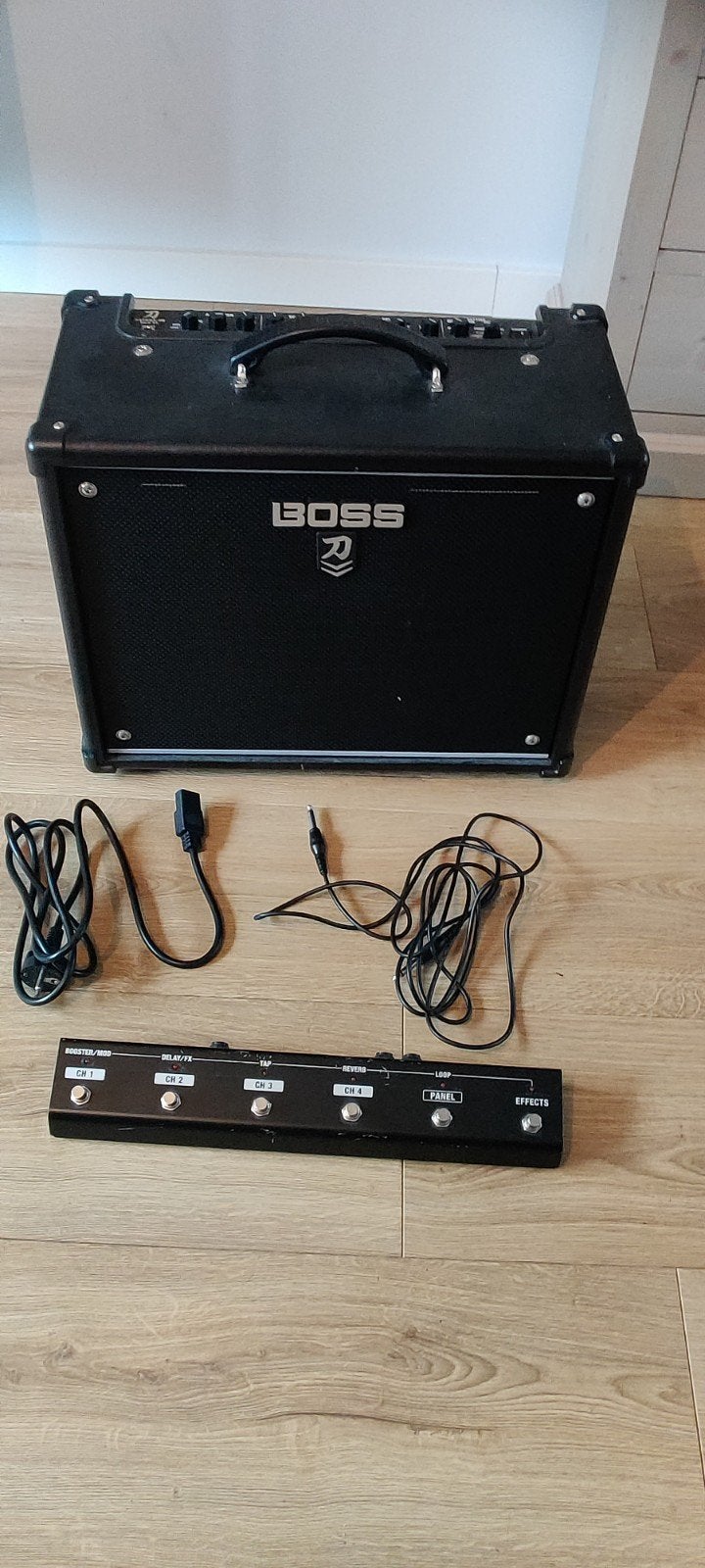 Boss Katana 50 MKII EX gitaarversterker incl. GA-FC pedaal, Muziek en Instrumenten, Ophalen, Zo goed als nieuw, Gitaar, 50 tot 100 watt
