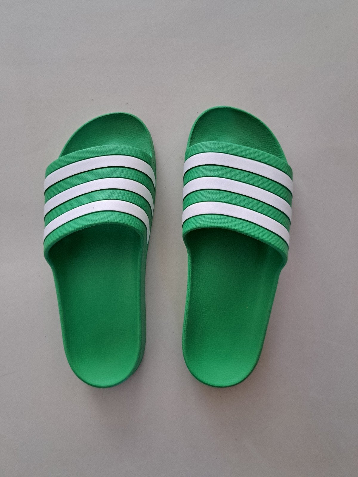 Adidas Adilette slippers - groen - maat 40, Slippers, Adidas, Ophalen of Verzenden, Zo goed als nieuw