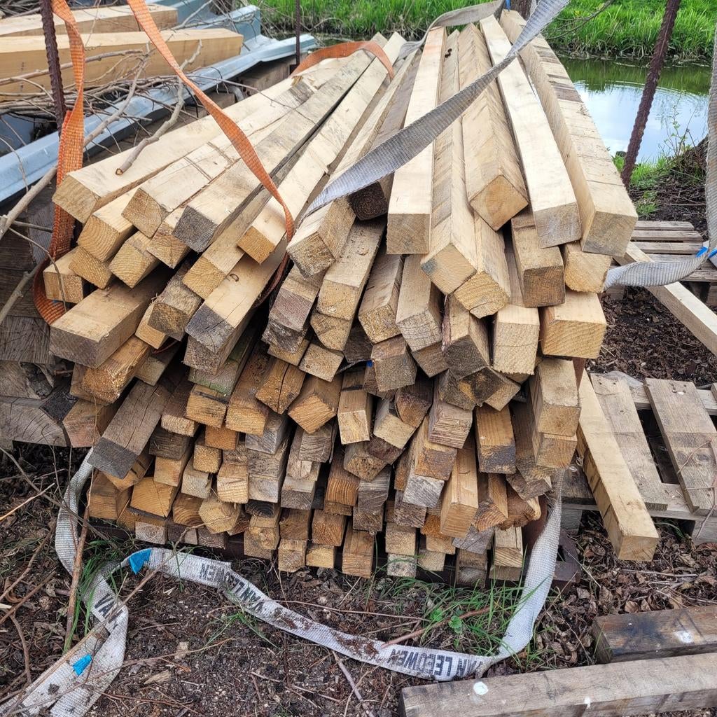 Ruim 200 wit houten balken , bekisting, Minder dan 3 m³, Ophalen