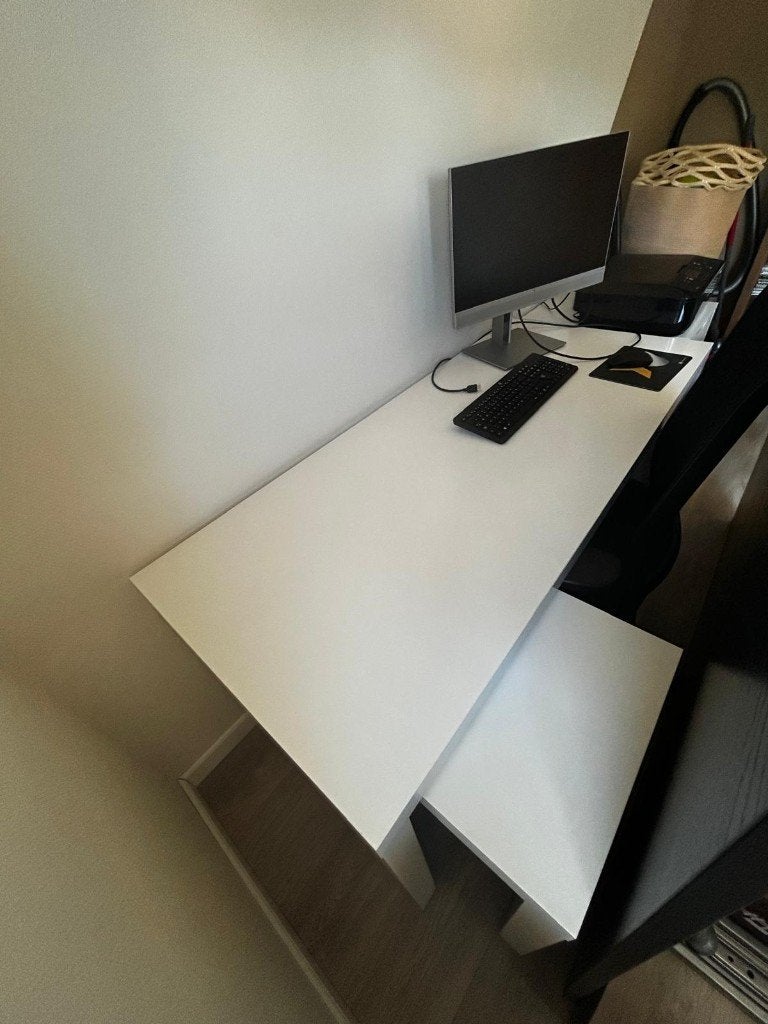 MALM bureau met uittrekbaar blad, Ophalen, Gebruikt, 65 cm, IKEA