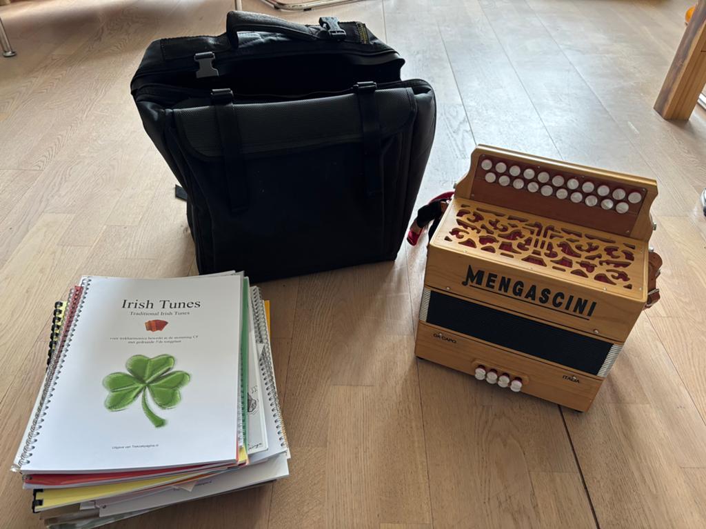 Trekzak Mengascini in CF, Ophalen of Verzenden, Zo goed als nieuw, Overige formaten, Overige merken