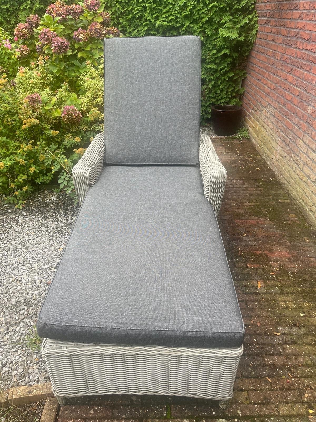 Luxe Wicker Ligbed met Verstelbare Rugleuning, Ophalen, Gebruikt, Wicker, Verstelbaar