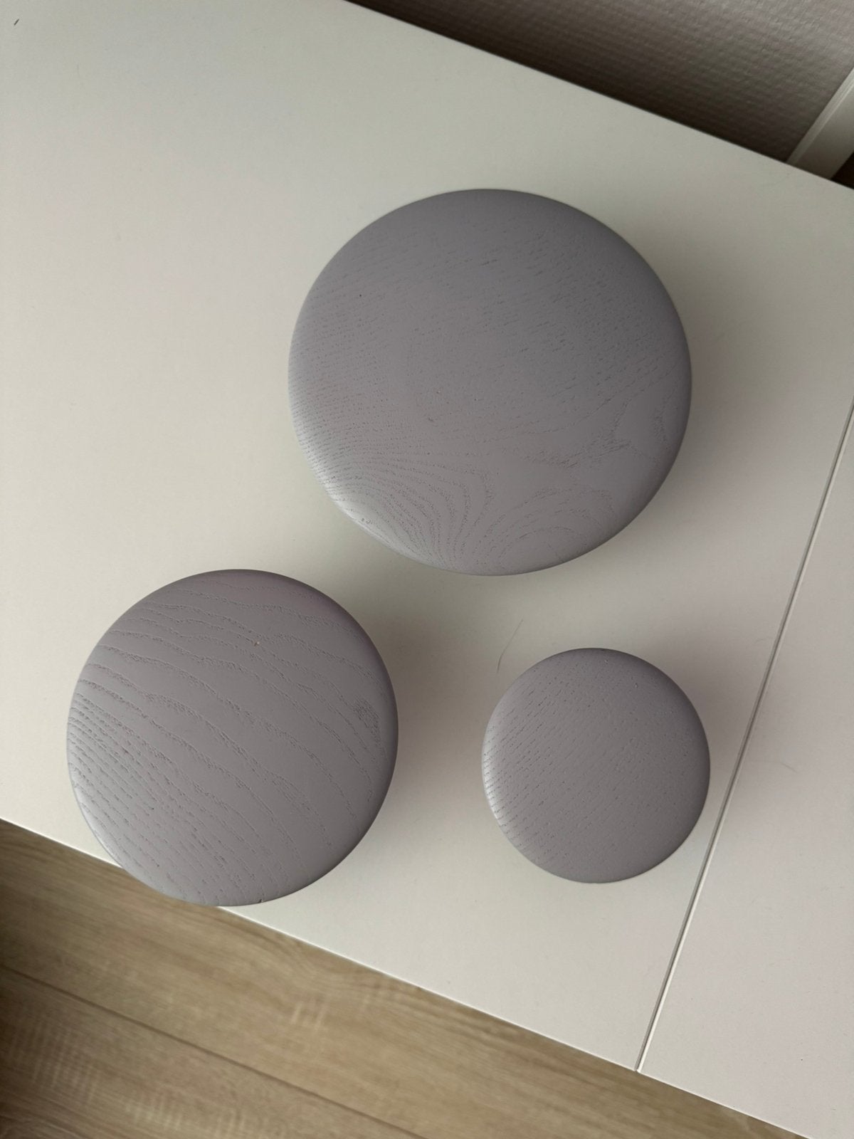 Muuto dots, Huis en Inrichting, Woonaccessoires | Kapstokken, Ophalen of Verzenden, Zo goed als nieuw, Hout, Wandkapstok