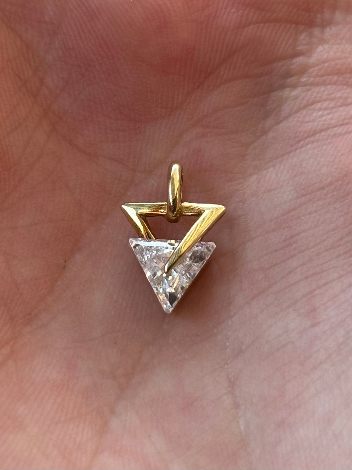14K (585) gouden hangertje met zirconia, Sieraden, Tassen en Uiterlijk, Kettinghangers, Overige voorstellingen, Ophalen of Verzenden