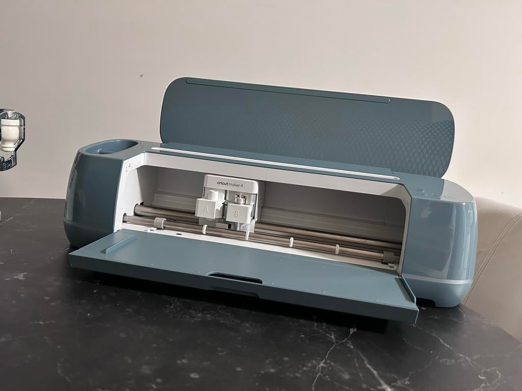 Cricut Maker 4, Geschikt voor karton, Overige thema's, Ophalen of Verzenden, Zo goed als nieuw