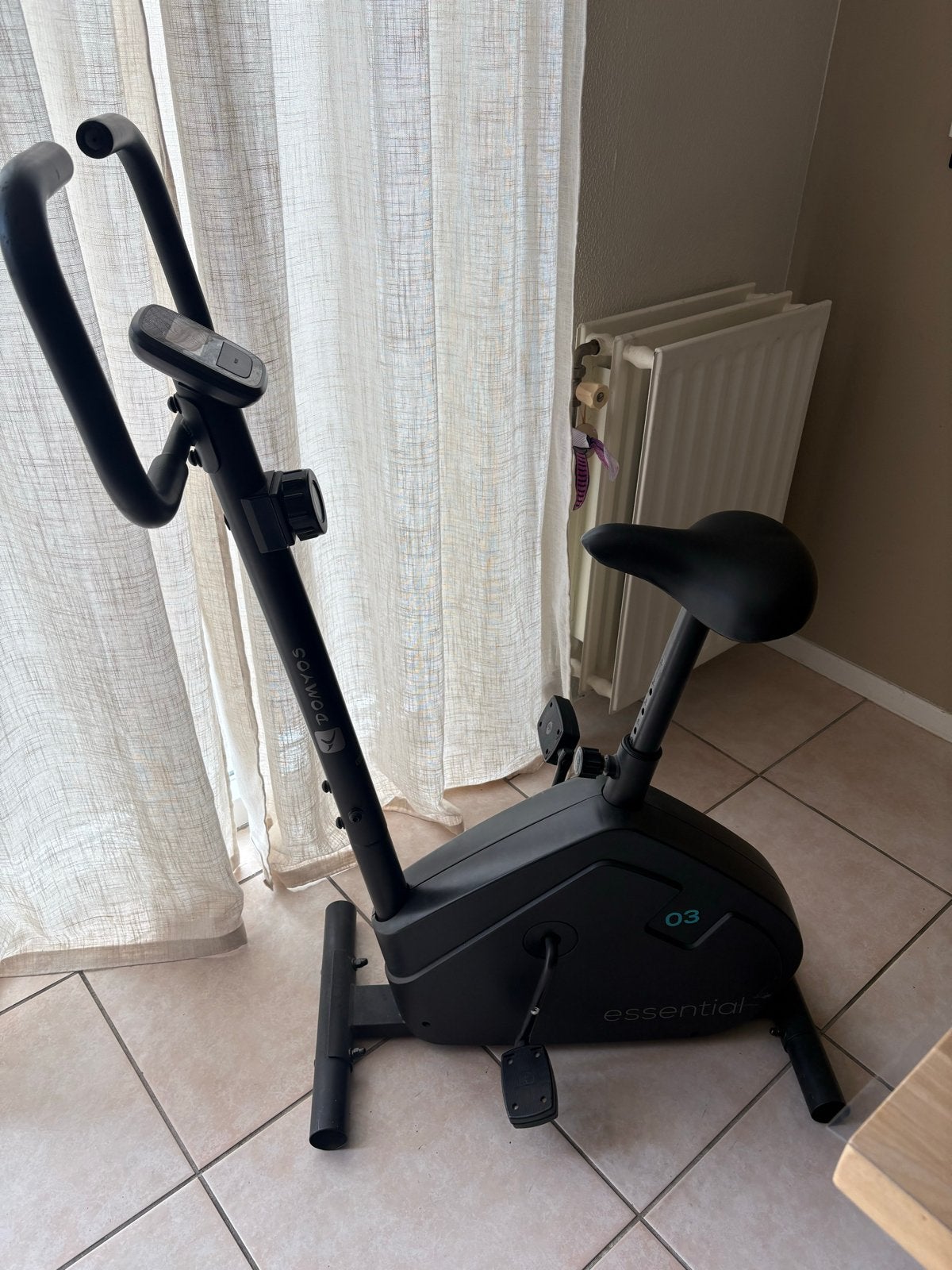 Domyos Essential Hometrainer - Zo goed als nieuw, Ophalen, Zo goed als nieuw, Metaal, Benen