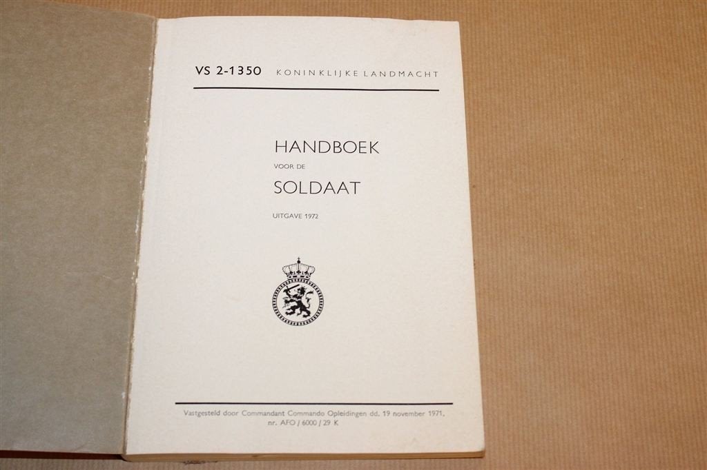 Handboek voor de Soldaat — Landmacht Voorschrift 1972, Boeken, Oorlog en Militair, Ophalen of Verzenden, Tweede Wereldoorlog, Gelezen
