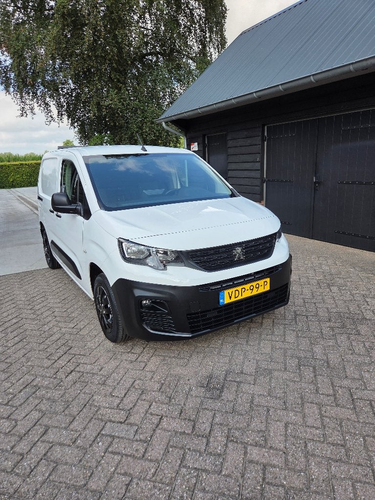 Peugeot Partner 1.5 Bluehdi 75pk 650kg 2020 Wit, Auto's, Voorwielaandrijving, Stof, 4 cilinders, Wit
