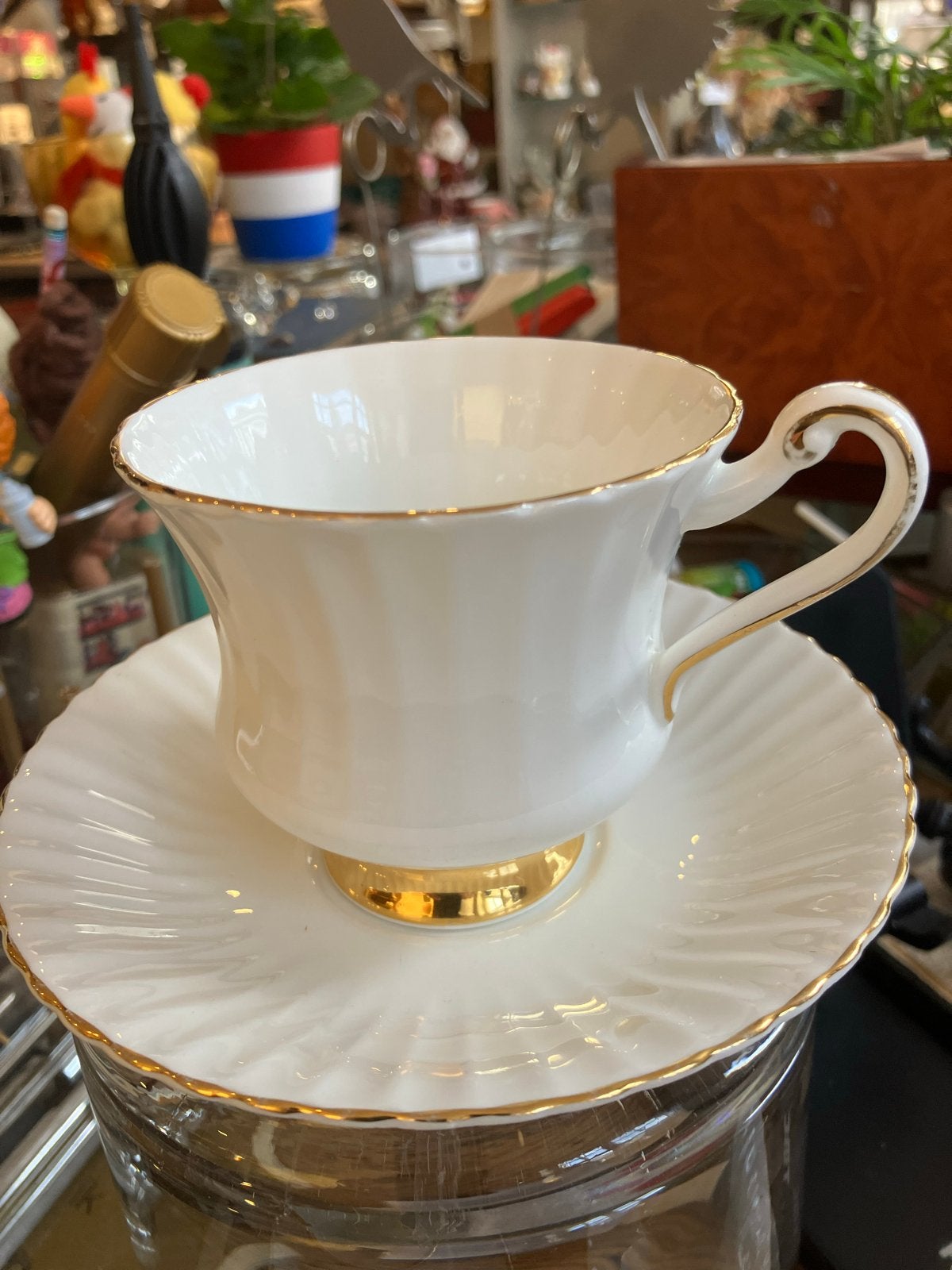 Paragon Fine Bone China Kop en Schotel - Wit met Goud, Ophalen of Verzenden