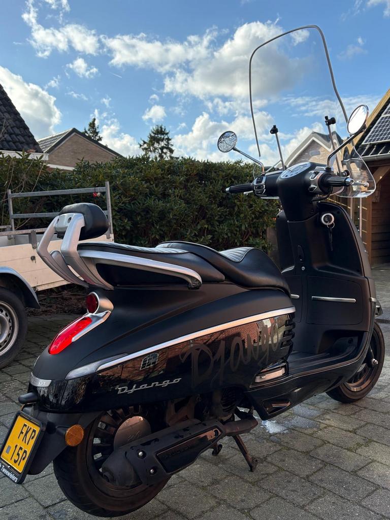 Peugeot Django 2022 - Perfecte staat, 1e eigenaar, Ophalen, Zo goed als nieuw, Overige typen, Peugeot