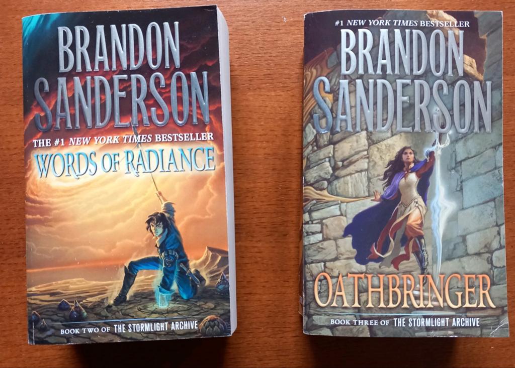 Brandon sanderson stormlight archive deel 2 en 3 (engels), Ophalen of Verzenden, Zo goed als nieuw