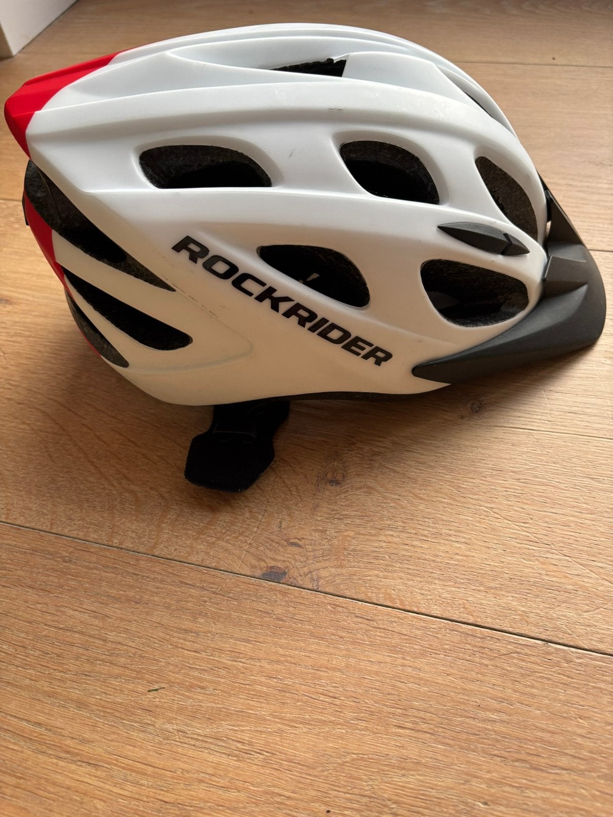 Mountainbikehelm. BTWIN Maat 51-56, Ophalen, Zo goed als nieuw, S