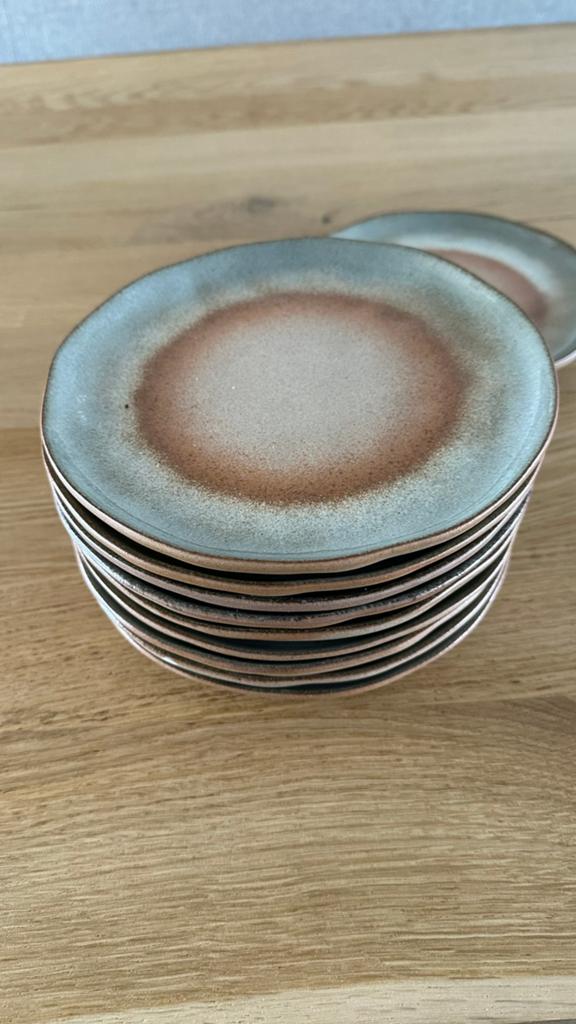 Set van 10 aardewerk borden, bruin/blauw gespikkeld, Huis en Inrichting, Keuken | Servies, Ophalen, Zo goed als nieuw, Bord(en)