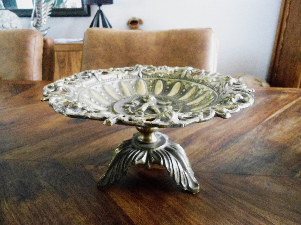 Mooie bronzen schaal /ornament op voet. Hoogte 13 cm., Antiek en Kunst, Ophalen, Brons