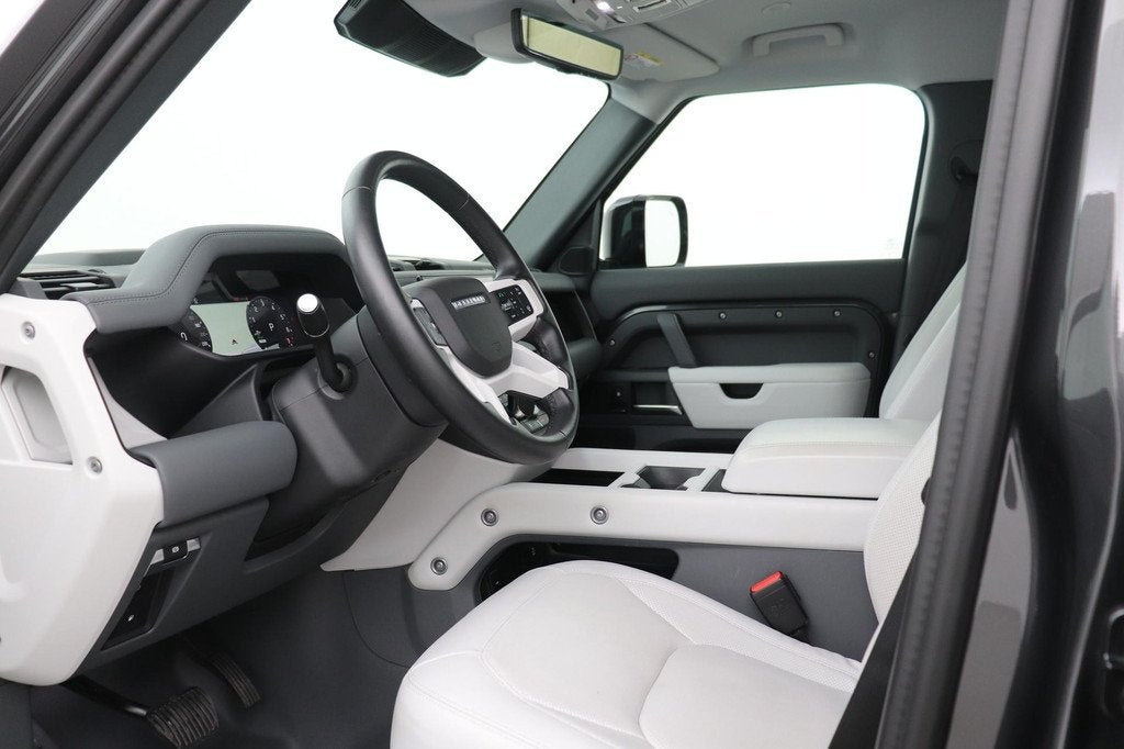 Land Rover Defender P300e 110 X-Dynamic SE | Panoramadak | C, Auto's, Land Rover, Automaat, Gebruikt, Euro 6, 4 cilinders