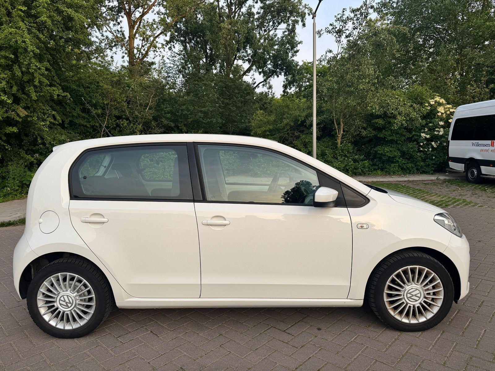 Volkswagen up! 2013| AİRCO|5 DRS|NAP|NAVİGATİE| ONDERHOUD|, Auto's, Voorwielaandrijving, Up!, 840 kg, 4 stoelen
