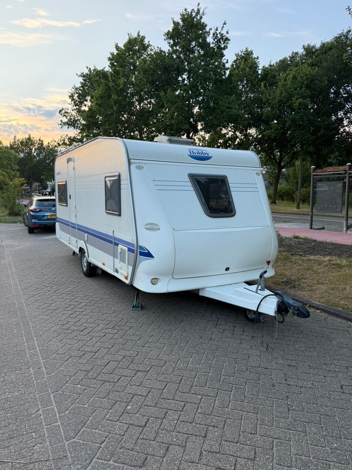 Hobby 495, stapelbed, fransbed, mover, BOVAG 2026, Caravans en Kamperen, Caravans, Rondzit, Hobby, Frans bed, Particulier