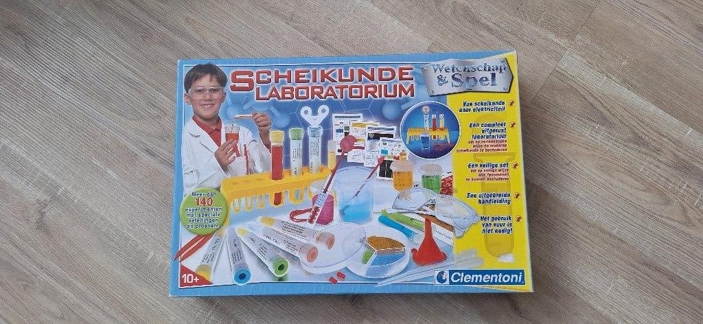 Scheikune laboratorium - Wetenschap en Spel, Ophalen of Verzenden, Zo goed als nieuw, Ontdekken