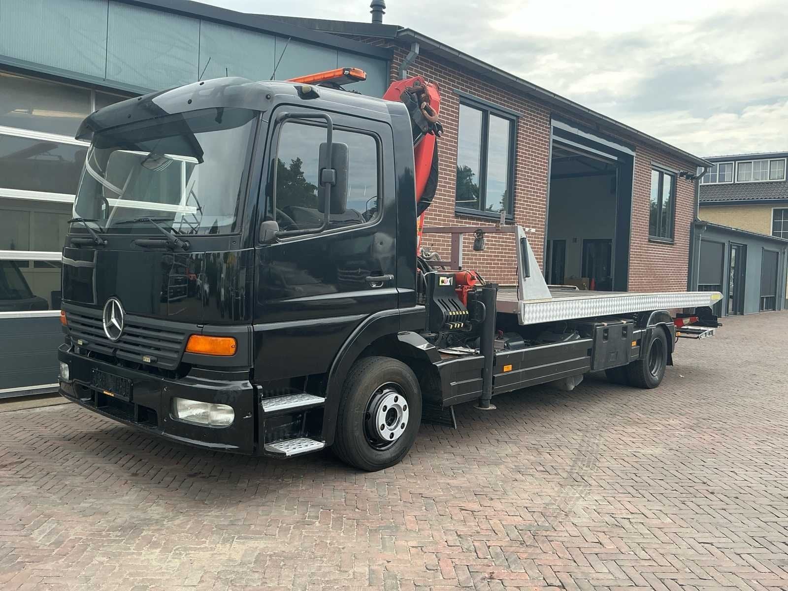2001 Mercedes-Benz 1023L Takelwagen met Palfinger kraan, Auto's, Overige brandstoffen, Mercedes-Benz, Bedrijf, Te koop