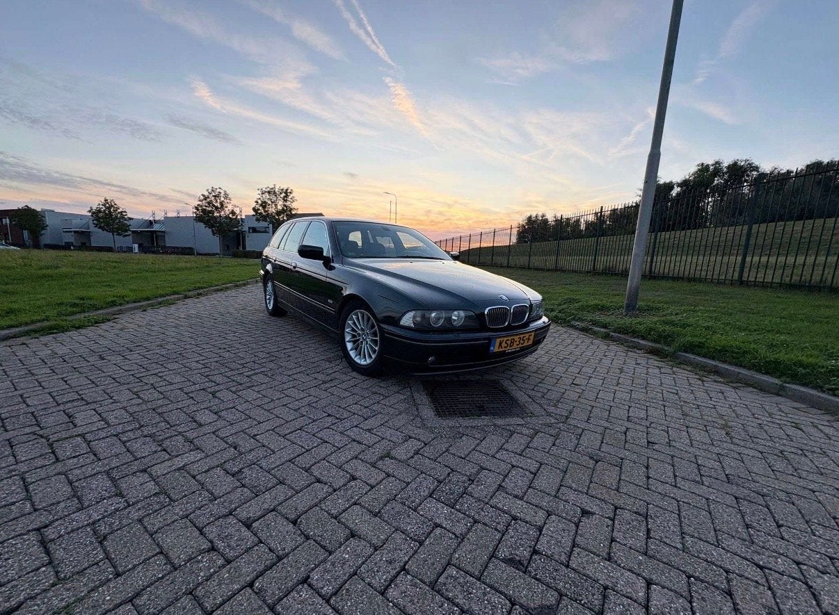 BMW 5-Serie 4.4 I 540 Touring AUT 2000 Groen, Automaat, Achterwielaandrijving, 8 cilinders, 2000 kg